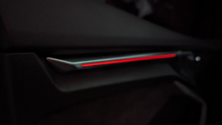 Audi_A3_8Y_Sportback_Limousine_Ambientebeleuchtung_Tueren_Tuer_Dekorleiste_Zierleiste (4)